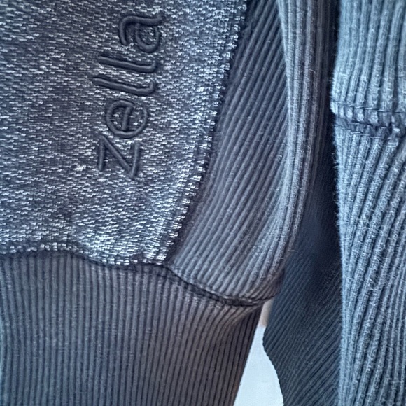 Zella | Ribbed Hem Hoodie - Picture 7 of 12